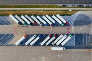 Kierowcy C+E w Niemczech: Jak znaleźć pracę w branży transportowej